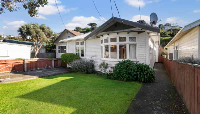354 The Parade, Island Bay