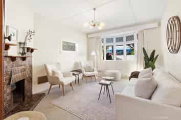 354 The Parade, Island Bay