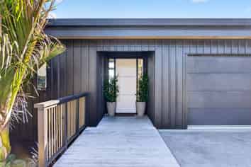 378E Ara-Kotinga, Whitford