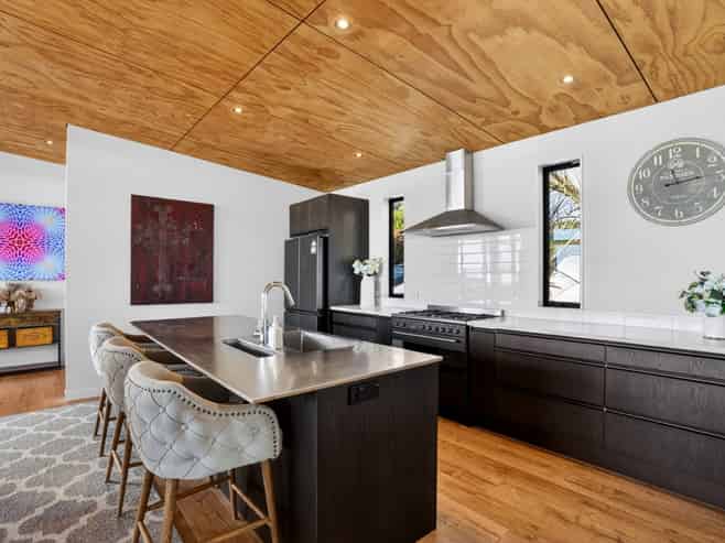 378E Ara-Kotinga, Whitford