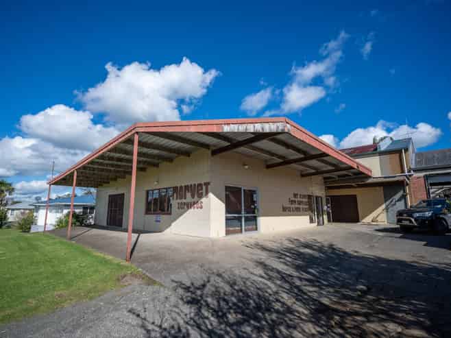 REALISTICALLY PRICED FREEHOLD INVESTMENT
