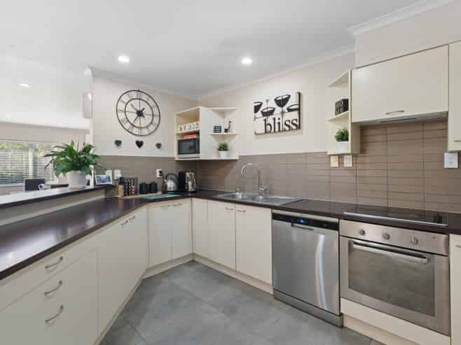 235 Kilkenny Drive, East Tamaki Heights