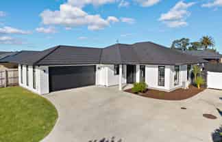 8 Opouatu Avenue, Glenbrook