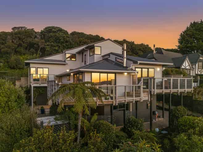 10 Kinloch Place, Papakowhai