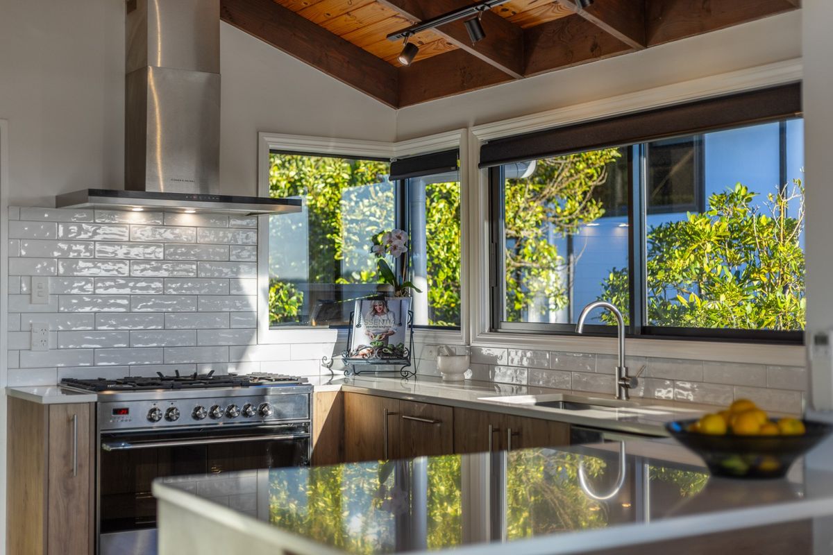 Water views | Upgraded | Move now - Więcej