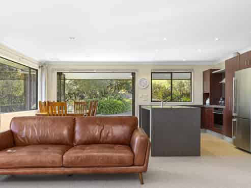 11 Dalmore Way, Acacia Bay