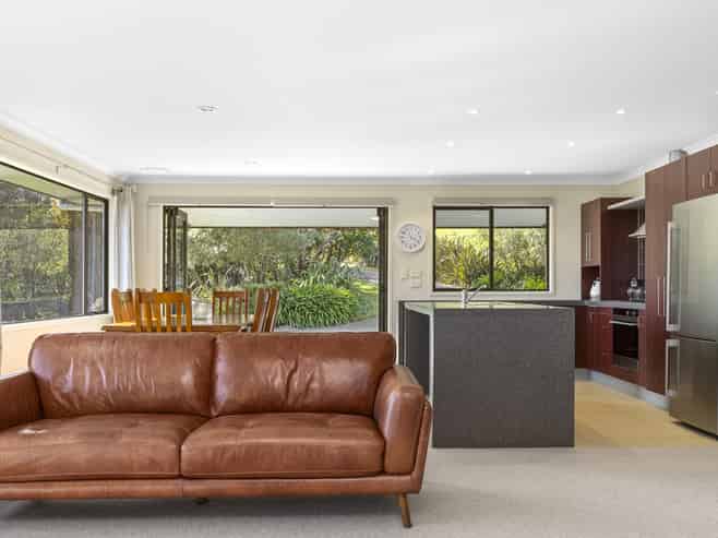 11 Dalmore Way, Acacia Bay