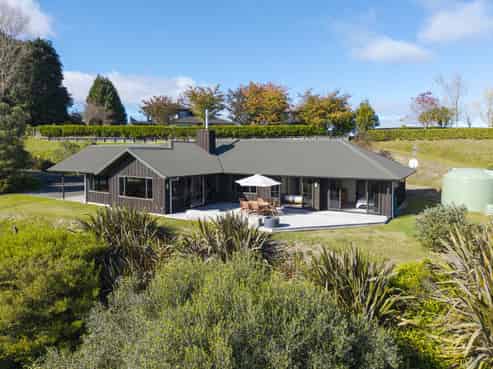 11 Dalmore Way, Acacia Bay