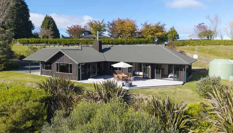 11 Dalmore Way, Acacia Bay