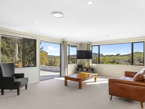 11 Dalmore Way, Acacia Bay