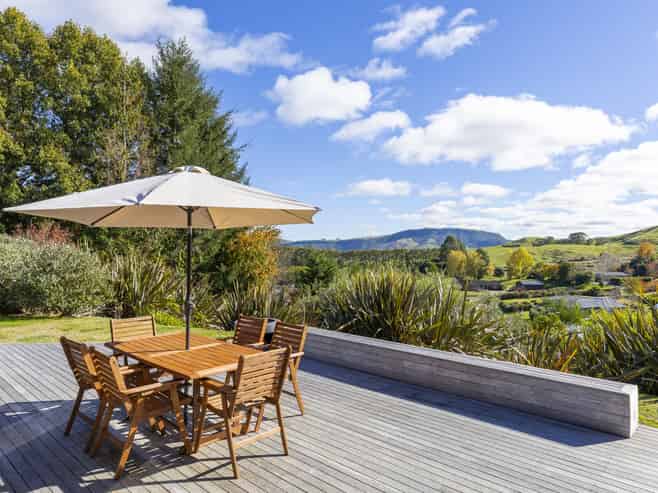 11 Dalmore Way, Acacia Bay