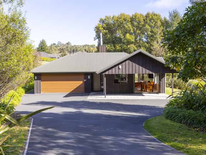 11 Dalmore Way, Acacia Bay