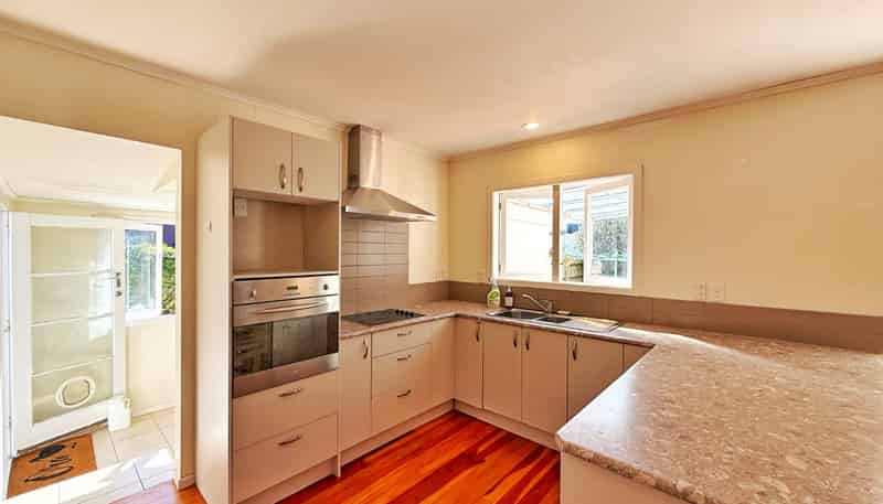 15  Karamu Street, Te Atatu Peninsula