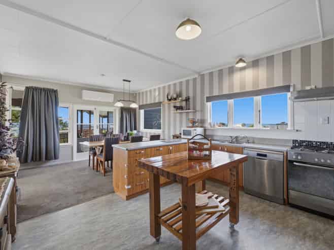 12 Lex Street, Riverton
