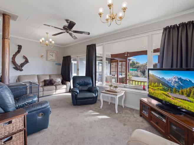 12 Lex Street, Riverton