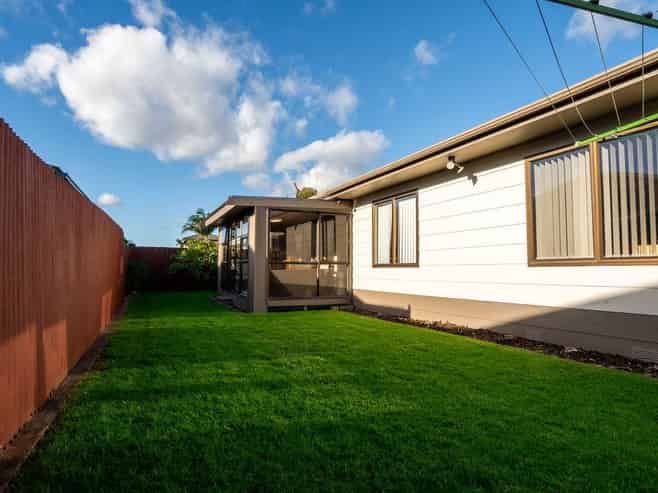 17D  Puhinui Road, Manukau