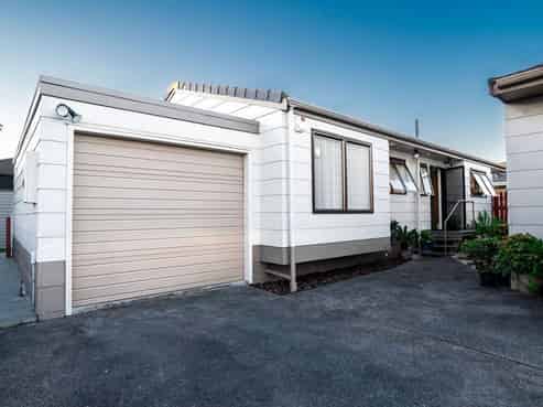 17D  Puhinui Road, Manukau