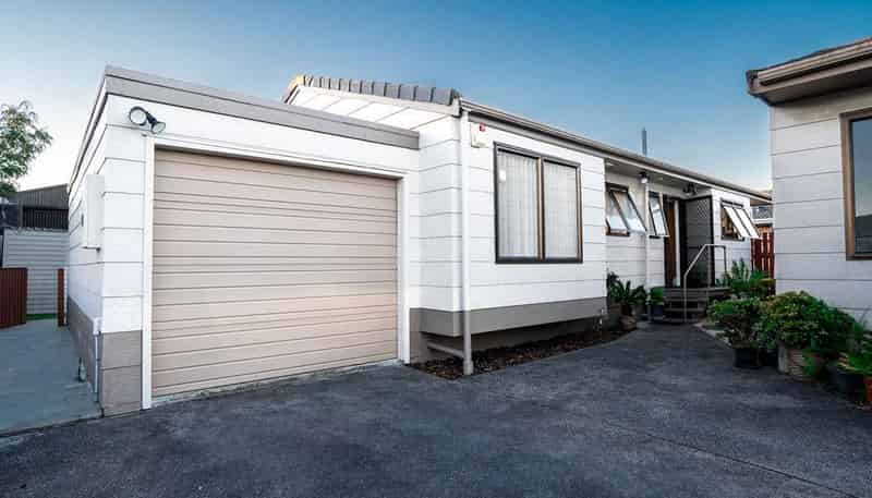 17D  Puhinui Road, Manukau