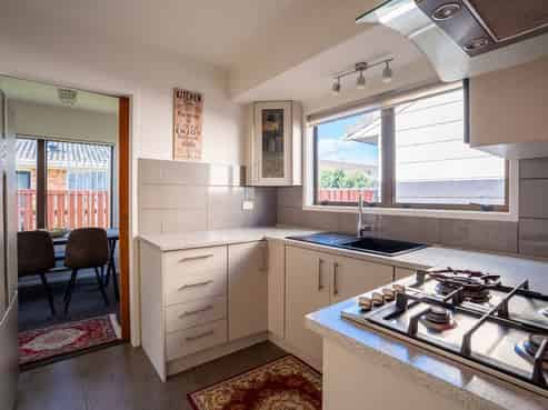 17D  Puhinui Road, Manukau