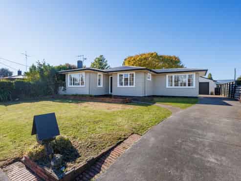 8 Norwich Place, Awapuni