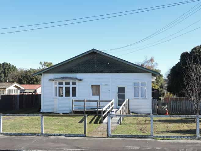 42 Stewart Street, Marton