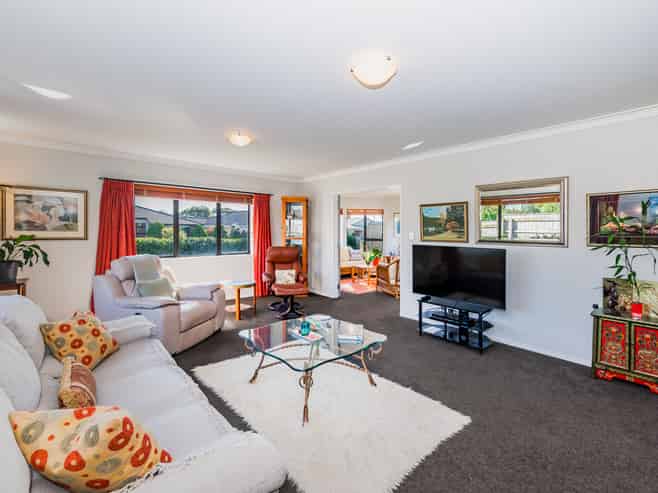 153 Milne Drive, Paraparaumu