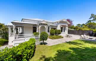 6 Thompson Road, Bluff Hill