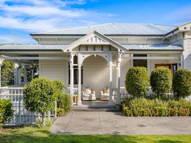 6 Thompson Road, Bluff Hill