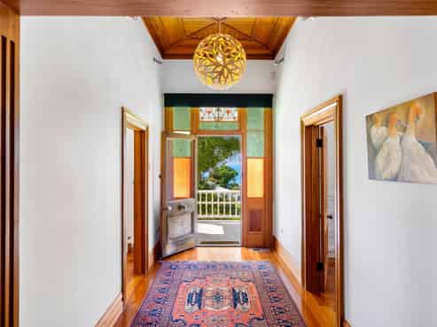 6 Thompson Road, Bluff Hill