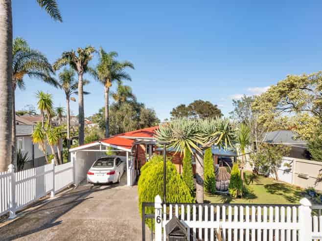 1/6 Patons Road, Howick