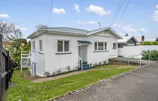 35 Premier Avenue, Point Chevalier