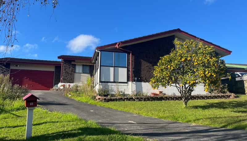 12 Wairata Place, Te Atatu South