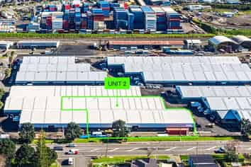 Upgraded Panmure Warehouse 2325 m2 + 640 m2 Yard