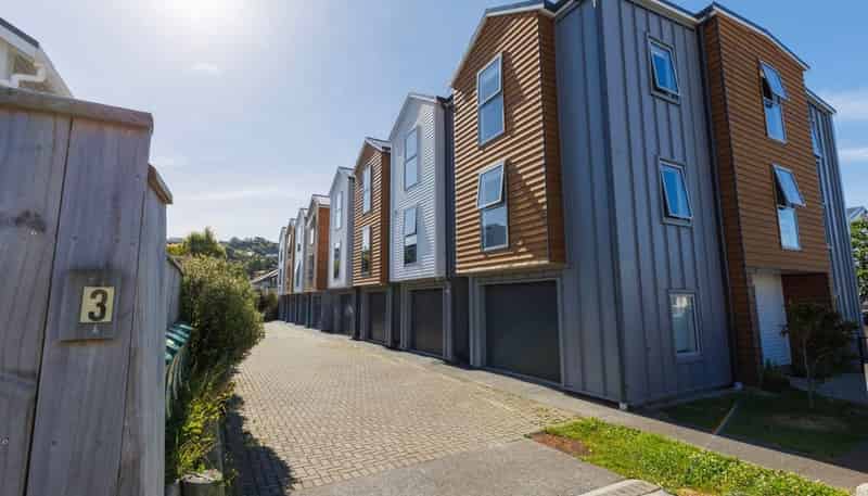 3/3 Rotoiti Street, Johnsonville