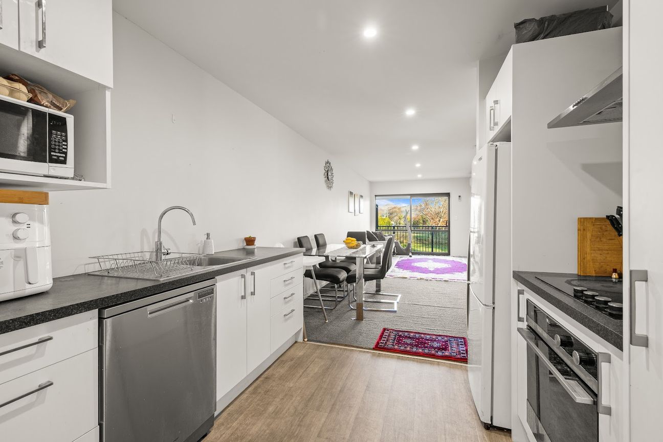 Stylish Richmond Apartment- Views & Balcony! - Widok 5