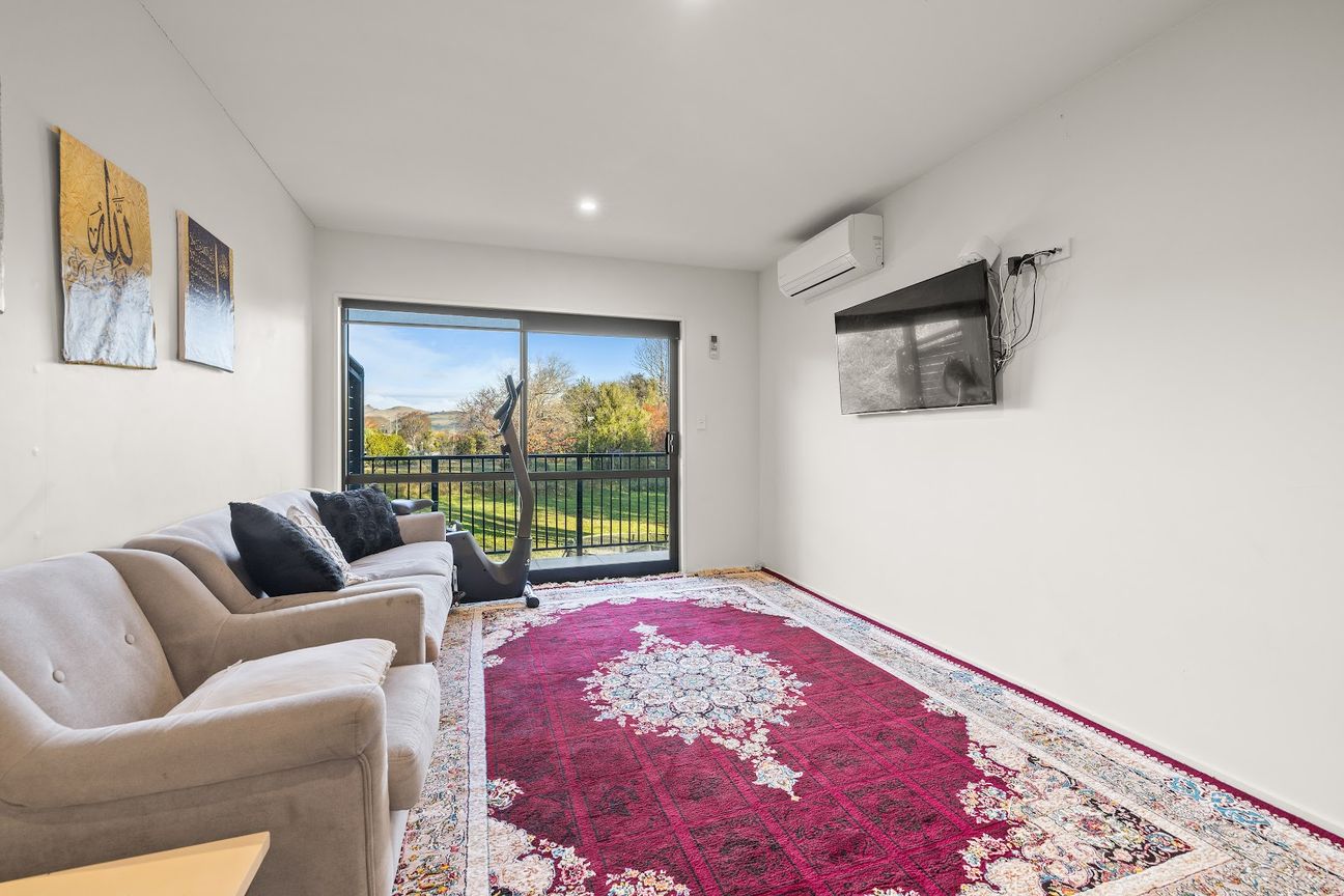 Stylish Richmond Apartment- Views & Balcony! - Widok 6