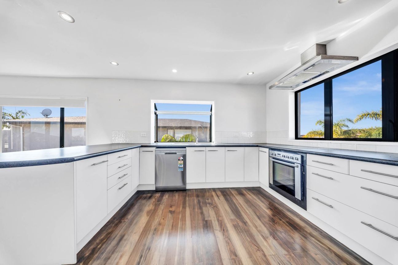Spacious Family Living in Macleans College Zone - Vista 4