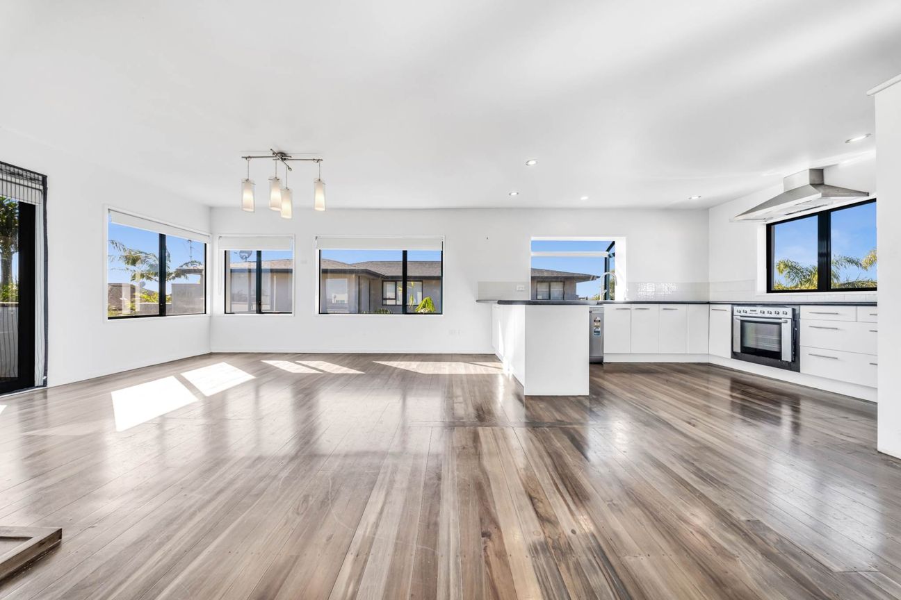 Spacious Family Living in Macleans College Zone - Vista 5