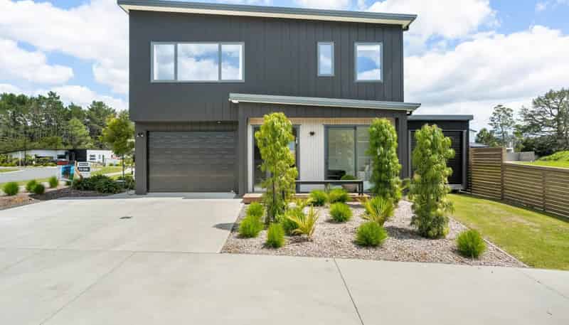 18  Pinnacles Lane, Pauanui