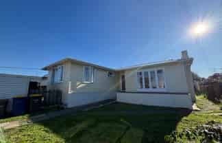72 Roberts Road, Te Atatu South