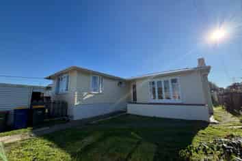 72 Roberts Road, Te Atatu South