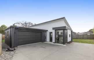 24A Attlee Crescent, Bryndwr