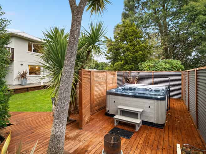 299 Pine Hill Road, Pine Hill