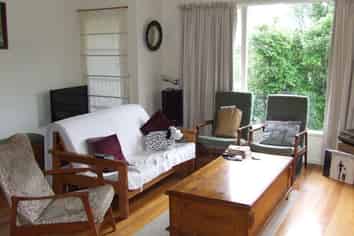 18A Aplin Terrace, Ngaio