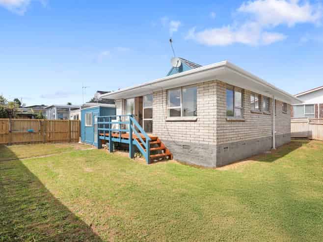 2/45 Blacklock Avenue, Henderson