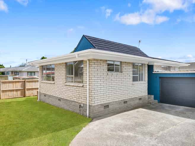 2/45 Blacklock Avenue, Henderson