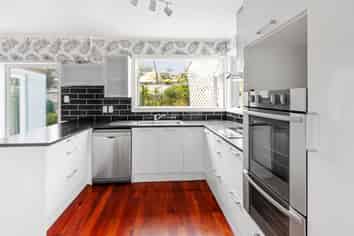 20 Scenic Drive, Hill Park