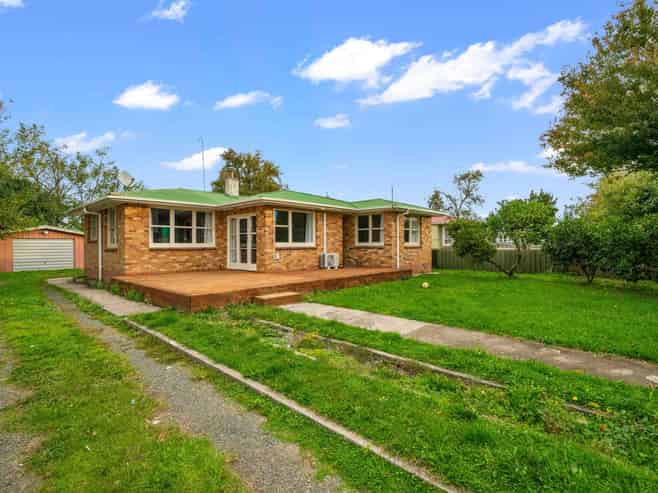 4 and 6 Resolute Way, Papakura