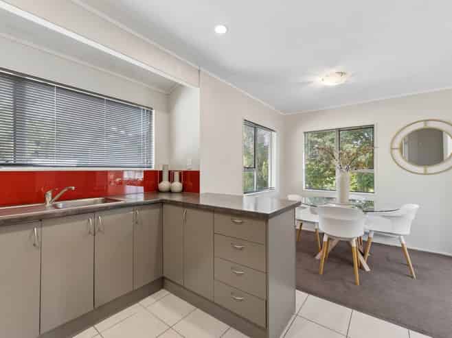 1/6 Sandiacre Way, Browns Bay