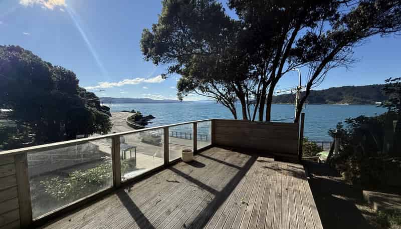 2/136 Evans Bay Parade, Roseneath